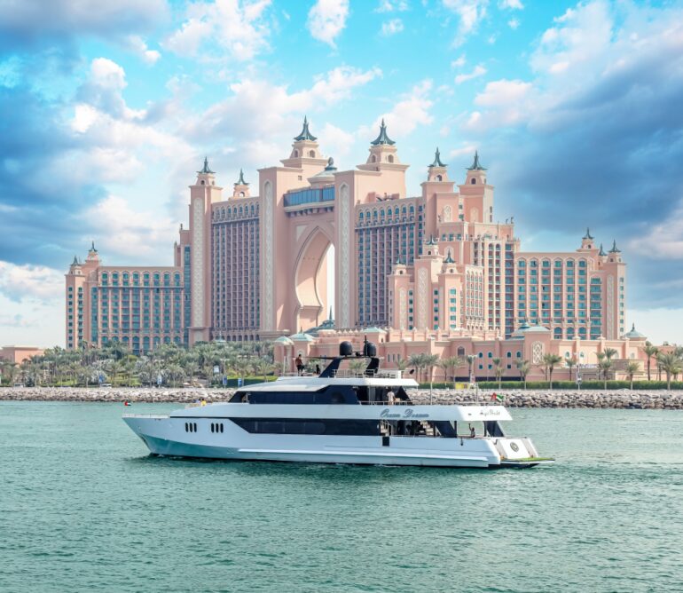Renting a Yacht in Dubai
